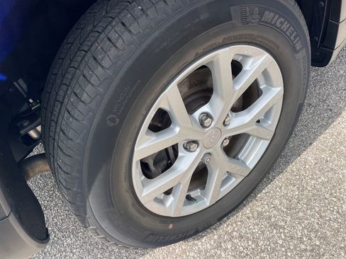 Used 2023 Jeep Grand Cherokee L Limited image 9