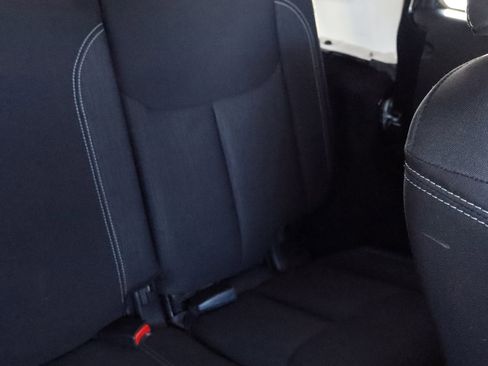 Used 2018 Jeep Wrangler Unlimited Sahara w/ Connectivity Group image 15