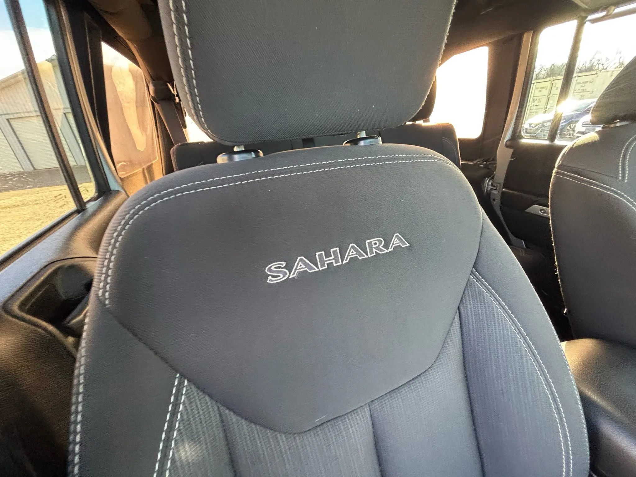 Used 2017 Jeep Wrangler Unlimited Sahara w/ Connectivity Group AWD/4WD image 37