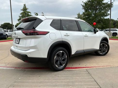 Used 2025 Nissan Rogue SV FWD image 6