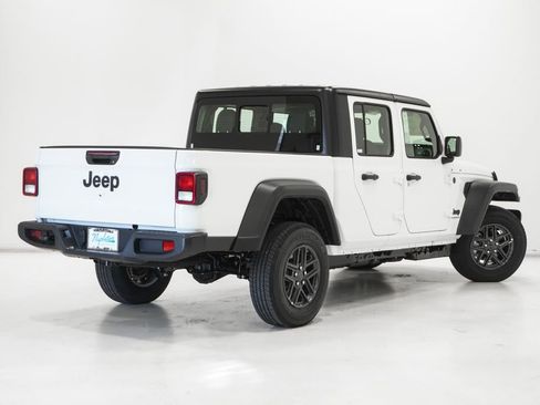New 2026 Jeep Gladiator Sport image 7