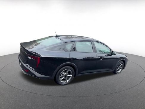 Used 2025 Kia K4 LXS image 15