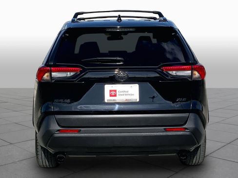 Used 2025 Toyota RAV4 XLE Premium FWD image 5