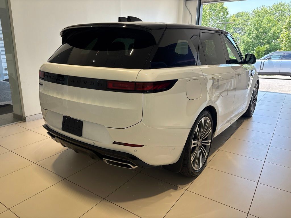 New 2025 Land Rover Range Rover Sport Dynamic SE AWD/4WD image 7