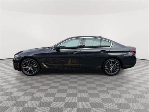 Used 2022 BMW 530e xDrive w/ Executive Package AWD/4WD image 4