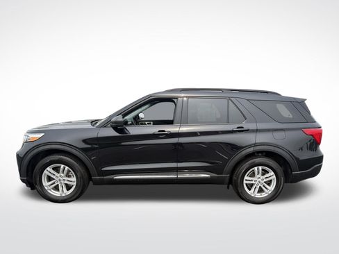 Certified 2024 Ford Explorer XLT w/ Equipment Group 202A AWD/4WD image 16