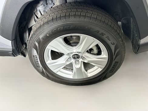 Used 2021 Toyota RAV4 XLE image 11