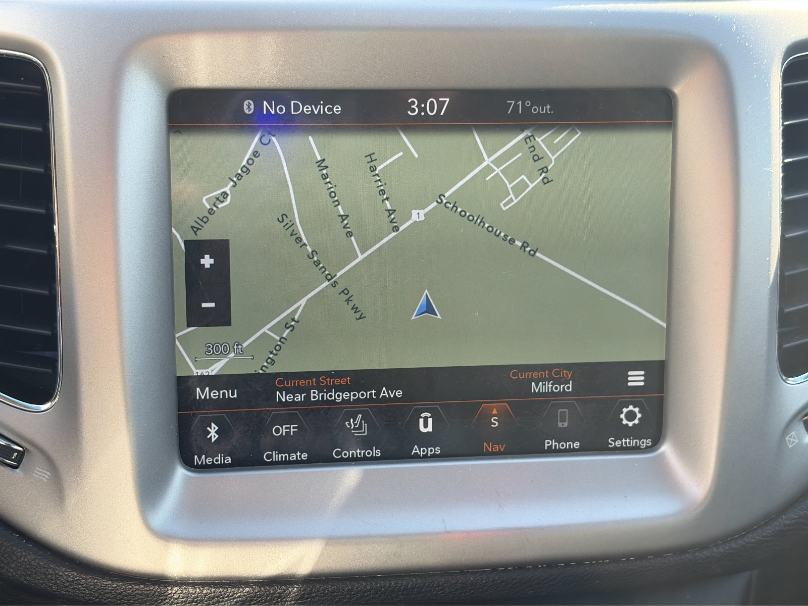 Used 2020 Jeep Compass Latitude w/ Popular Equipment Group AWD/4WD image 17