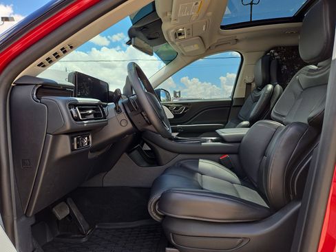 Used 2026 Lincoln Aviator Reserve AWD/4WD image 16