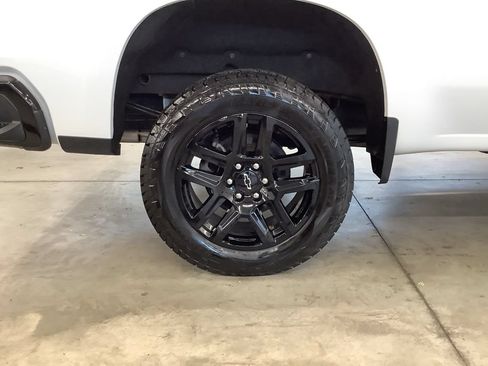 Used 2022 Chevrolet Silverado 1500 LT Trail Boss w/ Protection Package AWD/4WD image 12