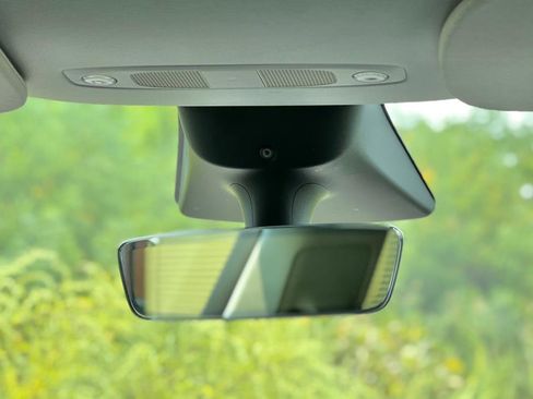 Used 2022 Tesla Model Y Long Range image 29