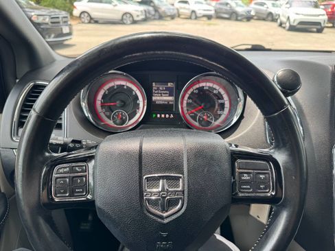 Used 2019 Dodge Grand Caravan SXT w/ Mopar Premium Addition Group FWD image 23