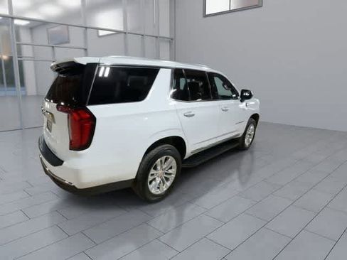 Used 2024 GMC Yukon SLT AWD/4WD image 8
