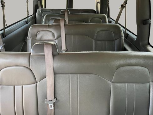 Used 2020 Chevrolet Express 3500 LS image 26