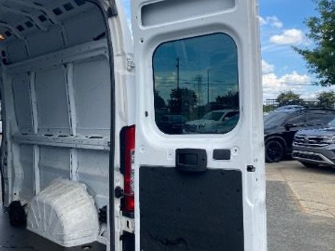 Used 2023 RAM ProMaster 2500 FWD image 10