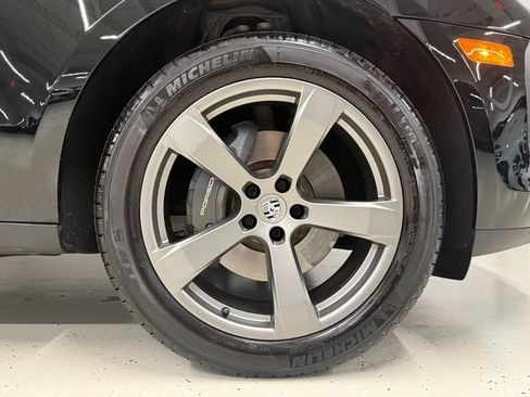 Certified 2026 Porsche Macan AWD/4WD image 11