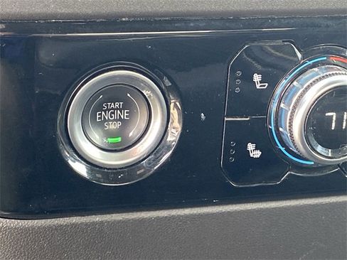 Used 2024 GMC Sierra 1500 SLT image 18