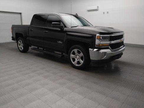 Used 2018 Chevrolet Silverado 1500 LT w/ Texas Edition image 13