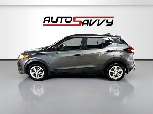 Used 2022 Nissan Kicks S image 4