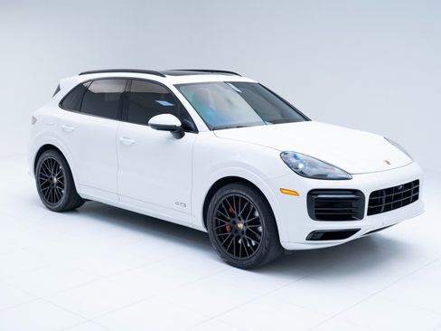 Used 2021 Porsche Cayenne GTS image 7