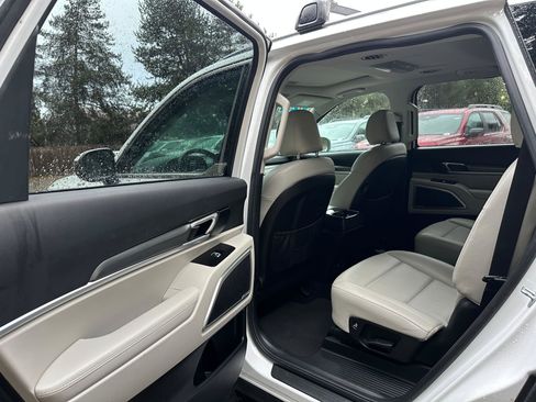 Used 2020 Kia Telluride S image 16