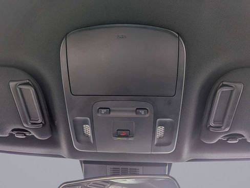 Used 2025 Toyota Camry SE FWD image 32