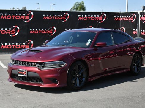 Used 2019 Dodge Charger Scat Pack RWD image 3