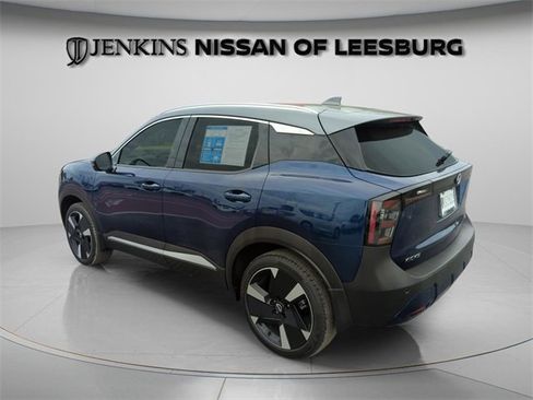 Certified 2025 Nissan Kicks SR image 3