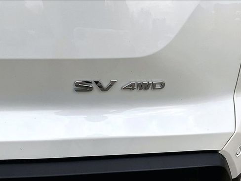 Used 2024 Nissan Pathfinder SV w/ SV Premium Package image 24