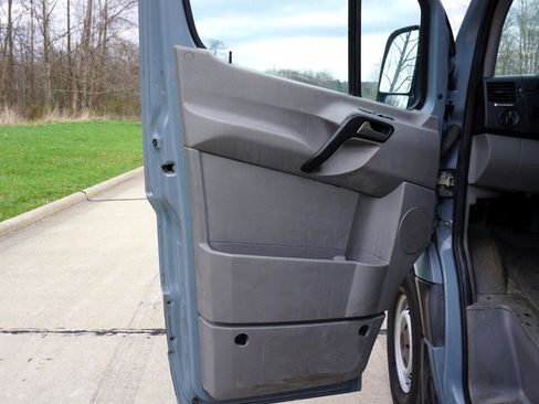 Used 2016 Mercedes-Benz Sprinter 2500 image 21