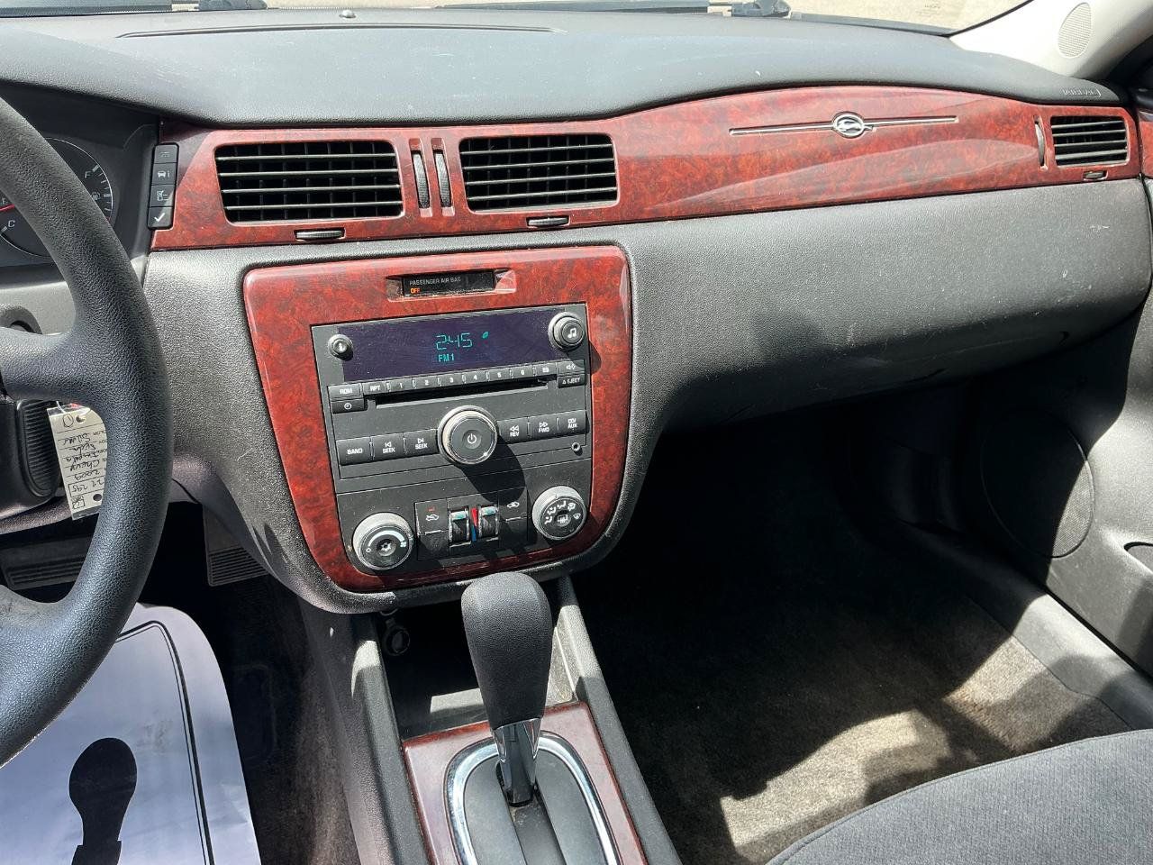Used 2009 Chevrolet Impala LT FWD image 16