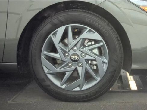 Used 2025 Hyundai Elantra Hybrid FWD image 10