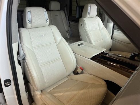 Used 2021 Cadillac Escalade Sport Platinum image 29