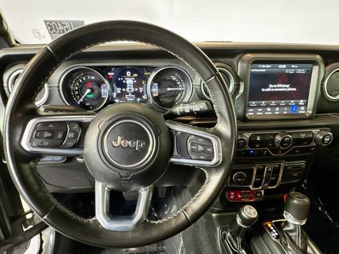 Used 2022 Jeep Wrangler Unlimited Rubicon 4xe image 11