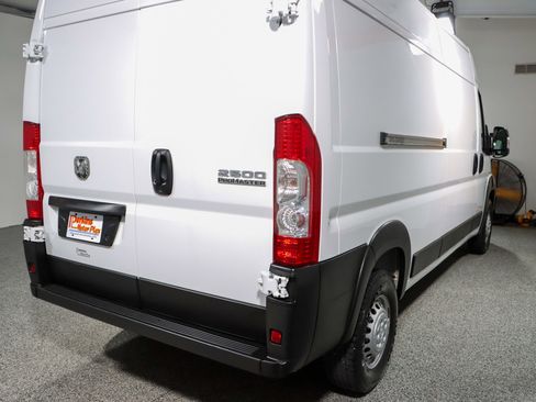 Used 2024 RAM ProMaster 2500 w/ Convenience Group FWD image 7