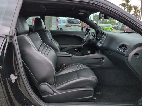 Used 2016 Dodge Challenger SRT Hellcat RWD image 13
