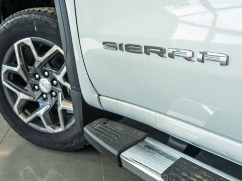 New 2025 GMC Sierra 1500 SLT w/ SLT Premium Plus Package image 14