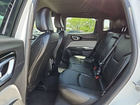 Used 2025 Jeep Compass Limited AWD/4WD image 11