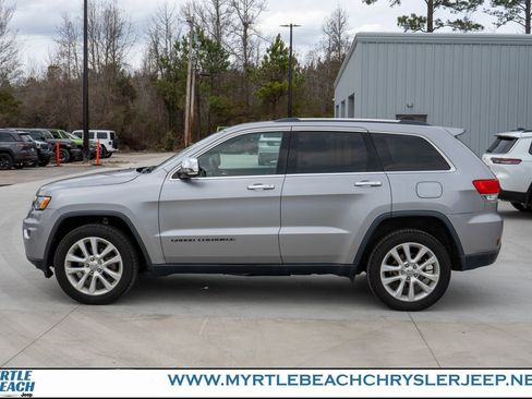 Used 2017 Jeep Grand Cherokee Limited image 3