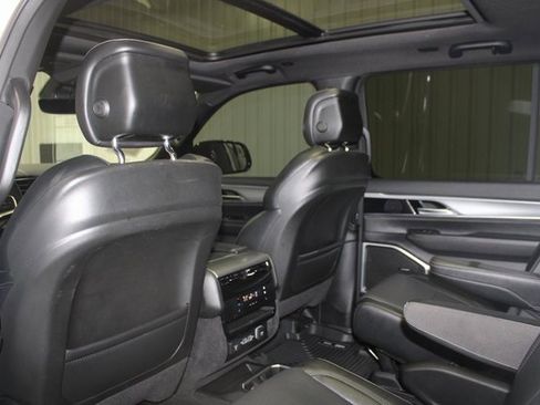 Used 2023 Jeep Wagoneer Series II image 18