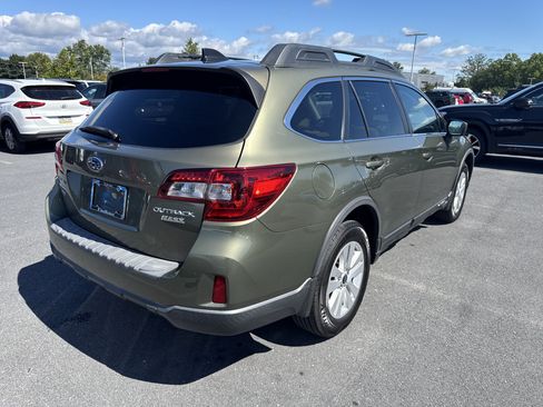 Used 2016 Subaru Outback 2.5i Premium AWD/4WD image 31