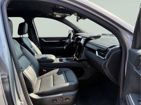 Used 2025 GMC Acadia Elevation w/ Elevation Premium Package AWD/4WD image 46