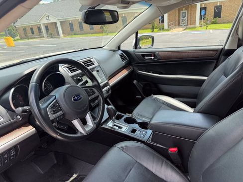 Used 2016 Subaru Outback 2.5i Limited AWD/4WD image 10