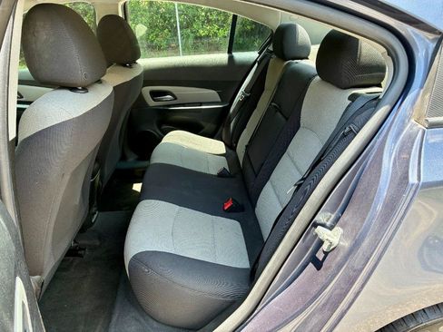 Used 2014 Chevrolet Cruze LS FWD image 6