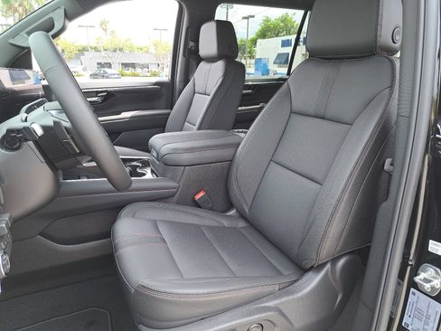 Used 2026 Chevrolet Suburban RST w/ Comfort Package RWD image 17