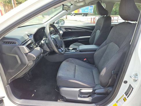 Used 2025 Toyota Camry LE FWD image 11