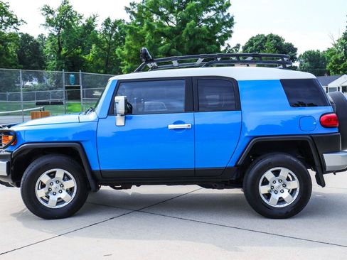 Used 2007 Toyota FJ Cruiser 4WD w/ Upgrade Pkg 1 image 4