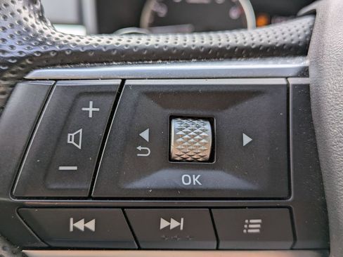 Used 2024 Mitsubishi Outlander SE image 17