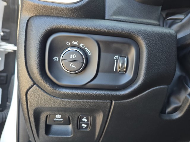 Used 2023 RAM 1500 Big Horn AWD/4WD image 29