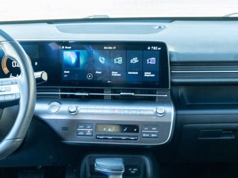 Used 2025 Hyundai Kona SEL image 30